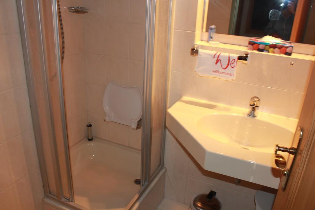 Landgasthaus & Hotel Kurfer Hof Bad Endorf Chambre photo