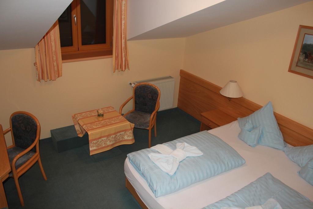 Landgasthaus & Hotel Kurfer Hof Bad Endorf Chambre photo